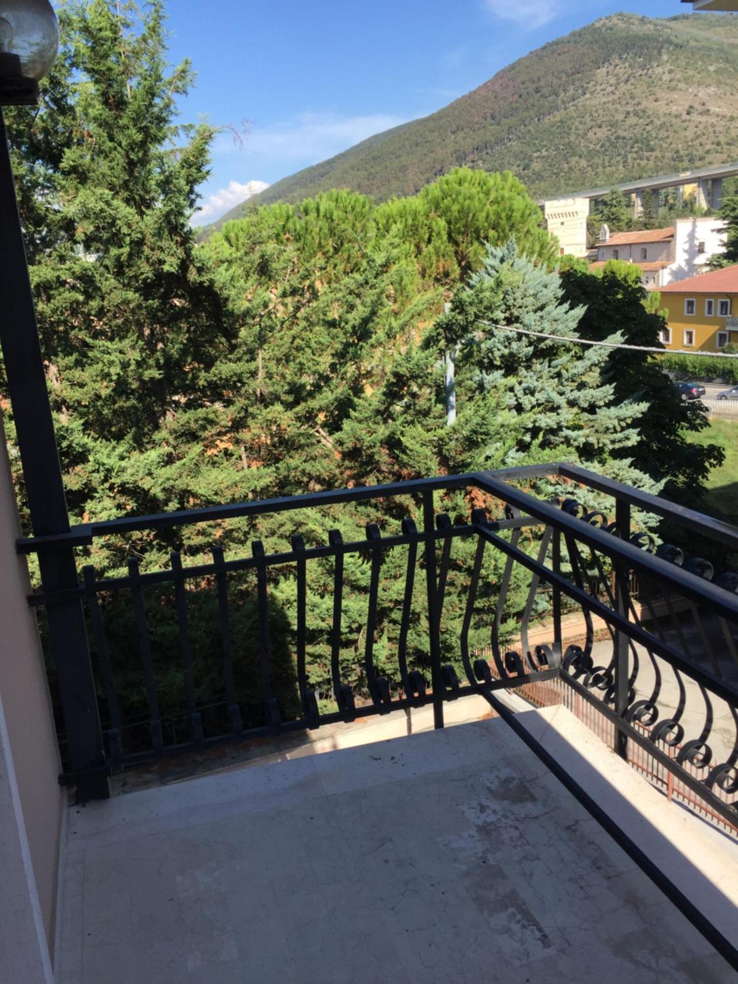 Monte Camicia - Cozy Home In City Center-Spacious-Free Parking LʼAquila Kültér fotó