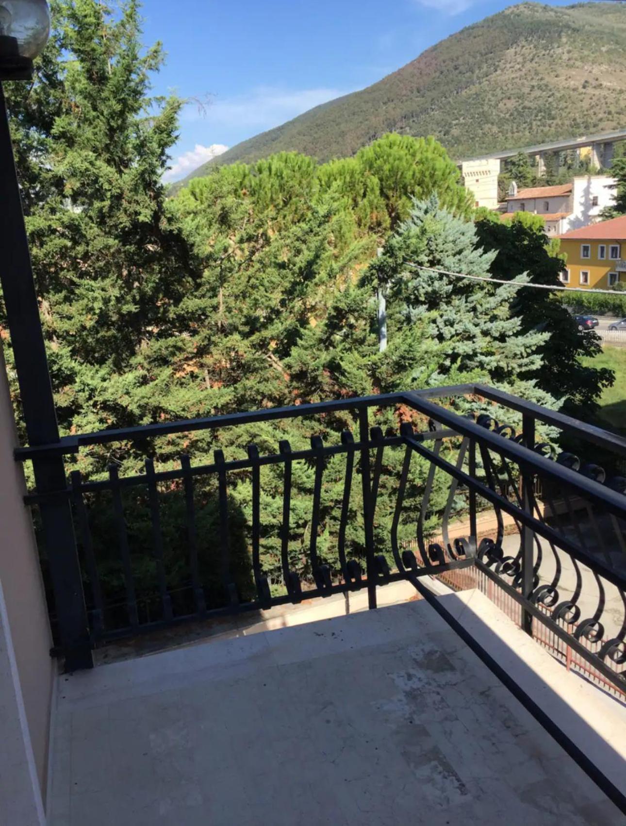 Monte Camicia - Cozy Home In City Center-Spacious-Free Parking LʼAquila Kültér fotó